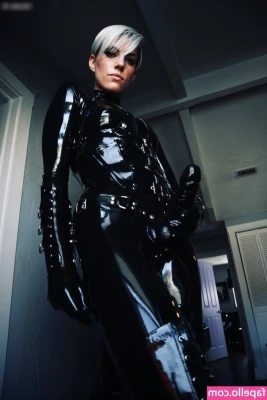 matrix.dominatrix [ matrix-dominatrix ] - Soaked right through my panties 🤭