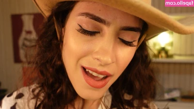 Irma La Dulce ASMR [ irma-la-dulce-asmr ] - Happy titty Tuesday darlings‼️  Do you like my left or right tit