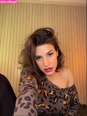 Irma La Dulce ASMR [ irma-la-dulce-asmr ] - Can you see what's hidden under?🤭
