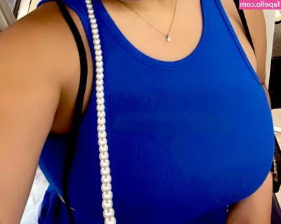 bigasswm - How’s the view under this outfit?