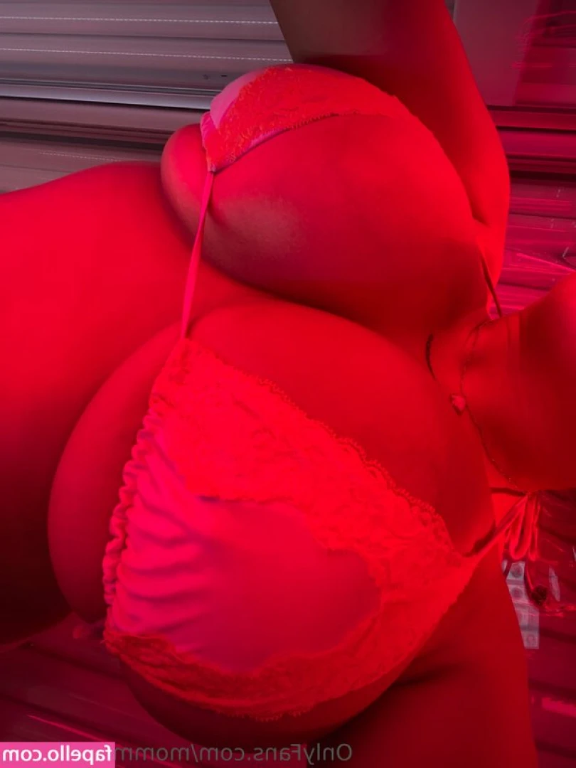 Giannamalave - Trying on different panties! Which do you like best? 🤔 comment