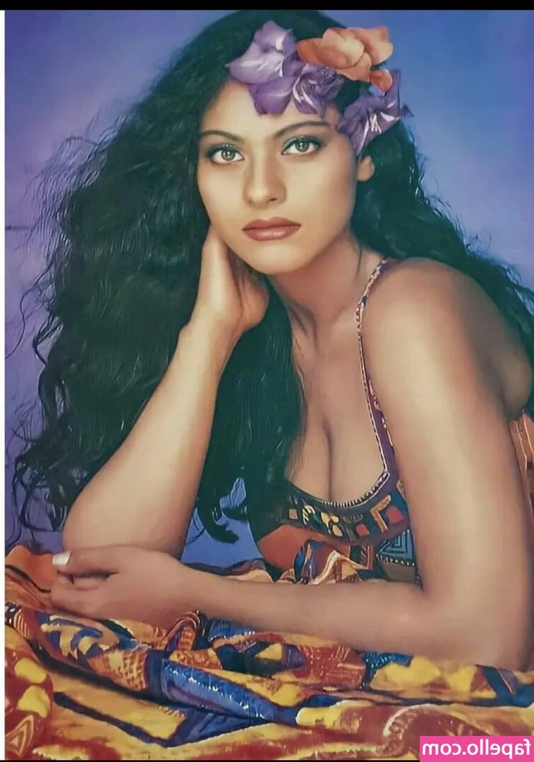 Kajol Devgn [ kajol-devgn ] - 🍈🍈 hanging free