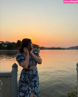 Akshita Rai Shrivastava [ akshita-rai-shrivastava ] - Happy Memorial Day from me and Dare!