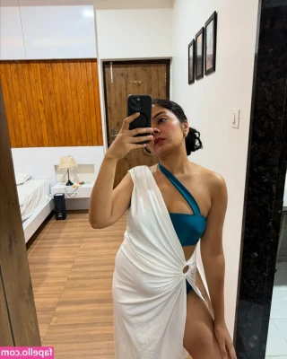Akshita Rai Shrivastava [ akshita-rai-shrivastava ] - Admit it, you're a 247 365 tissue pumper.  I make it so easy for you