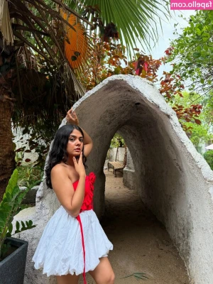 Akshita Rai Shrivastava [ akshita-rai-shrivastava ] - I don't care if I'm 31, I still love my toys