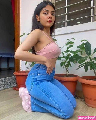 Akshita Rai Shrivastava [ akshita-rai-shrivastava ] - Mooooving day who wants to spoil me 😛