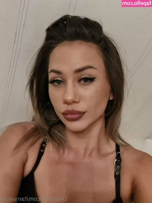 mell_fox [ mell-fox ] - She's so pretty 😍