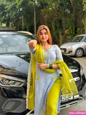 Soniya Singh Khatri [ soniya-singh-khatri ] - eat it from the back? 😛🍑💦