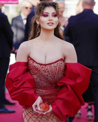 Urvashi Rautela [ urvashi-rautela ] - I guess butt play causes squirting. Happy Friday!