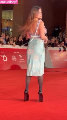 Bella Thorne [ bella-thorne-16 ] - Ready to play dirty? Write me 😏 part 1