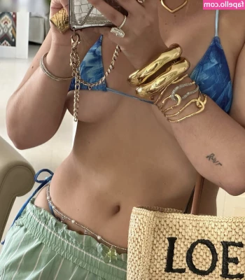 Bella Thorne [ bella-thorne-16 ] - Come play with me.Click the