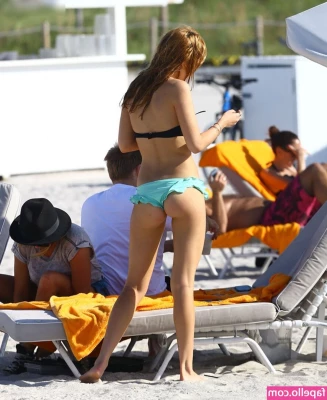 Bella Thorne [ bella-thorne-16 ] - SATURDAY REN FAIRE PHOTO DUMP  Which one is your favourite  Mine is 2