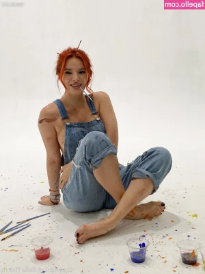 Bella Thorne [ bella-thorne-16 ] - If I asked would you kiss my sweet sweet ass? 😜