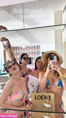 Bella Thorne [ bella-thorne-16 ] - I'm waiting for you in the chat to pamper you 💙😈🔥