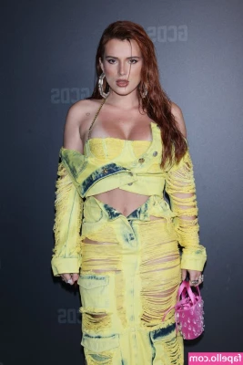 Bella Thorne [ bella-thorne-16 ] - Tonight New Content with @madamemorganxxx airs here, ugh you all just