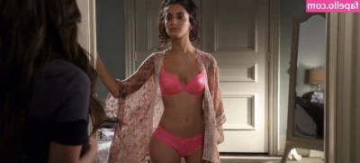 DCU Women [ dcu-women ] - What an amazing day for some sexy fatness  This one in the form of