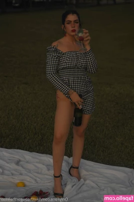 likethebugortheletter - Who wants to be on their knees while I shower