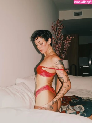 Gianna Evelyn [ gianna-evelyn ] - would you suck my tits or lick me?