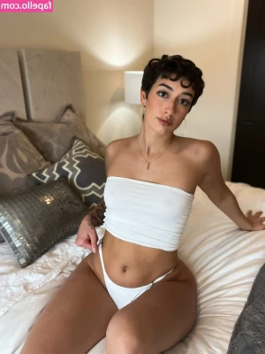 Gianna Evelyn [ gianna-evelyn ] - Please send your fast food obsessed pig belly rubs   I ve been eating