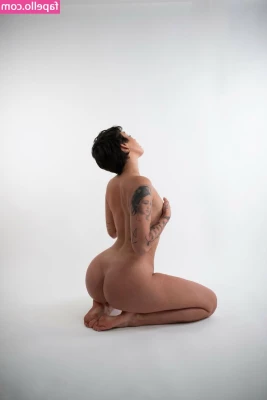 Gianna Evelyn [ gianna-evelyn ] - Best comment must like post as well  wins a little treat in their