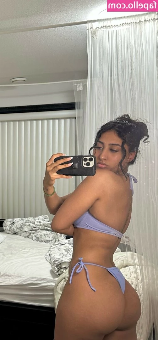 Kareena Bachra [ kareena-bachra ] - See the rest of this naughty set $5 😈😈😈😈 part 1