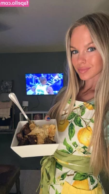 Chloe Rigdon [ chloe-rigdon ] - If you re a cuck and you know it like this post