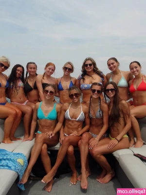 Chloe Rigdon [ chloe-rigdon ] - Dick out ⚠️