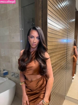 Chelsea Green [ chelsea-green-2 ] - I spilled tea on myself while running errands and had to take off my