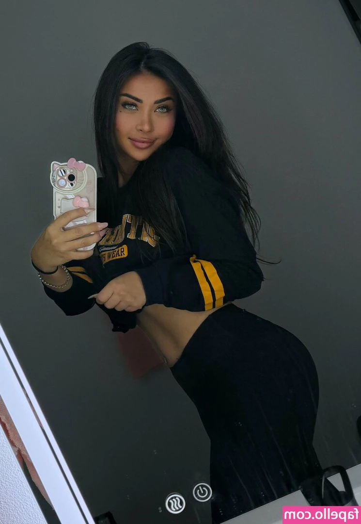 Selenalenaxo - Join the club where secrets are shared and desires are fulfilled.