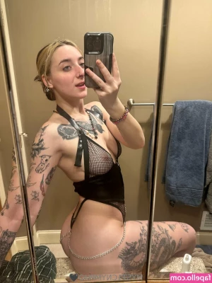 Myst1cnympho - Who wants to buy me a coffee today? 🥰