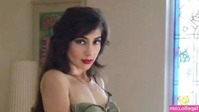 Bella De La Vega [ bella-de-la-vega ] - My Hand Was Out  Sorry Stupid Didn t Turn To Cupid  Your Frown Could