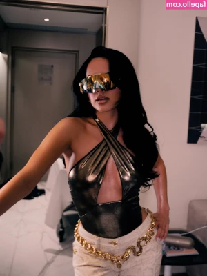 Becky G [ becky-g-1 ] - Lol before my shower 😹ignore the shower cap