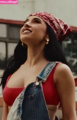 Becky G [ becky-g-1 ] - @die4sin loves playing with my ass <333