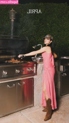 Becky G [ becky-g-1 ] - Want to see underneath??? 🤔
