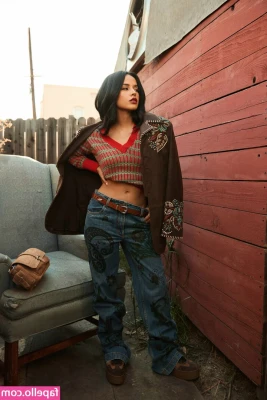 Becky G [ becky-g-1 ] - My guys with renew on , check your dm for a naughty gift from me hehe