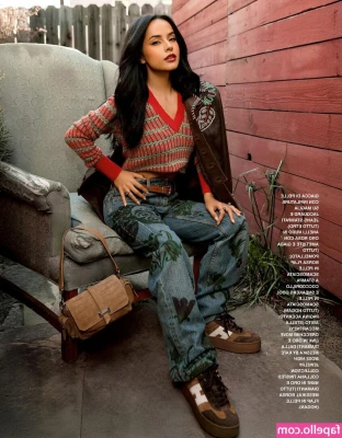 Becky G [ becky-g-1 ] - Just letting peeps trickle in from my free page before sending the