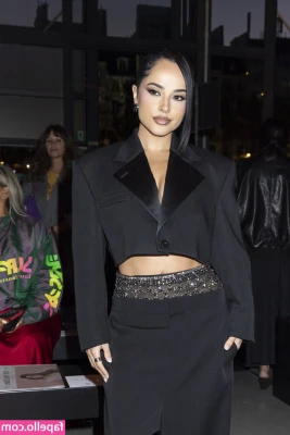 Becky G [ becky-g-1 ] - Looking at me in this tight dress makes you horny, right? 🥵🍆
