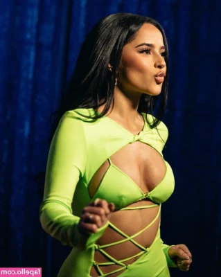 Becky G [ becky-g-1 ] - That 6 mile jog is worthy of your tongue and wallet 😍 so give me