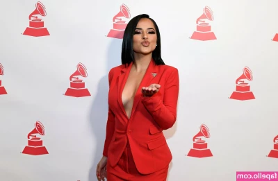 Becky G [ becky-g-1 ] - Yummy lil sandwich