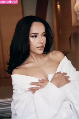 Becky G [ becky-g-1 ] - Happy Thursday friends