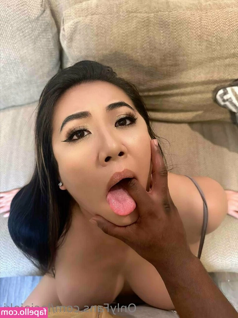laciaioki - ‪Need road head. Send help. 😎‬