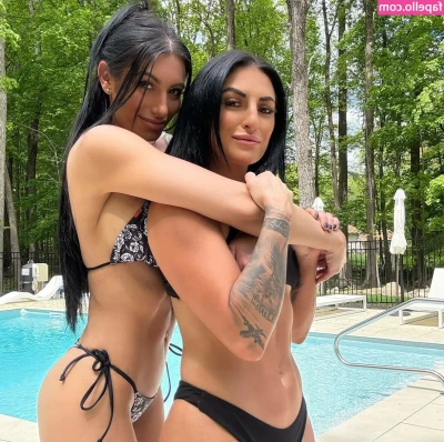 Toni Berenato [ toni-berenato ] - The view from the back ain't so bad...