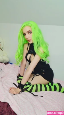 Grimoire - A pair of sexy models🔥🇬🇧 part 1