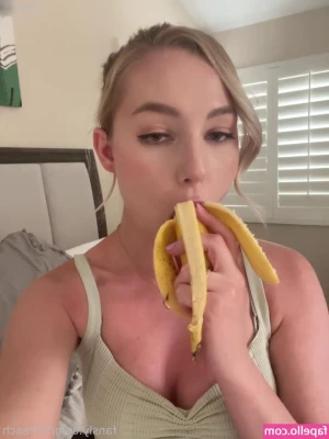 STPeach [ stpeach-90 ] - Jiggle jiggle bounce 🙉