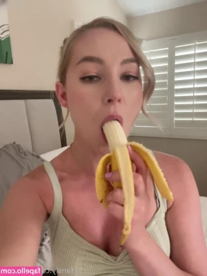 STPeach [ stpeach-90 ] - DM me im horny baby, tell me your hottest fantasy boo.