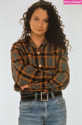 Sara Gilbert [ sara-gilbert ] - 🧁🧁are still 🎂