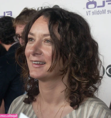 Sara Gilbert [ sara-gilbert ] - The front picture is better do you agree 😉