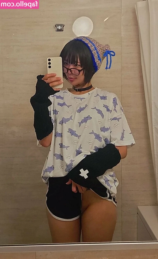 Kumozuke - Need my nipples sucked and belly kissed❤️