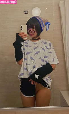 Kumozuke - Need my nipples sucked and belly kissed❤️