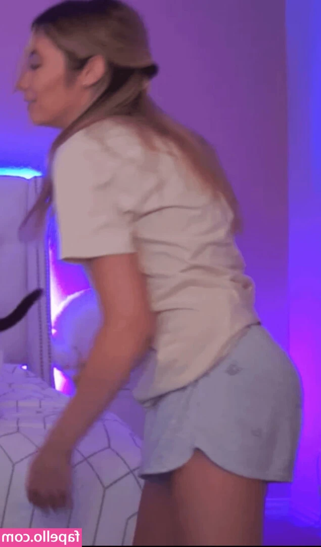 SommerSet - Look for this photo in your dm to unlock TWO sexy vids for the price